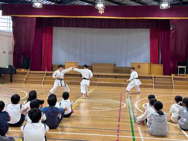 05b6e9413-deaf-487a-a3c2-384ecb8b3a49