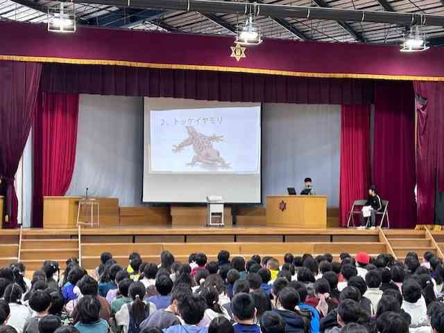 02a7488d99-4fad-46b1-9c1f-e7adf69c2386