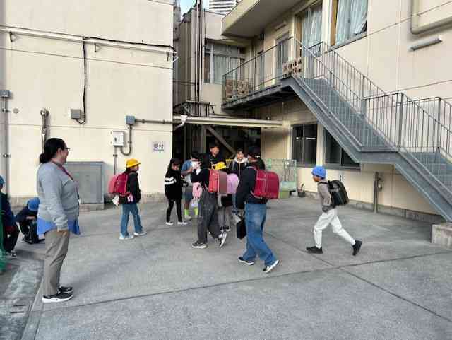 07bc66059-2952-4535-9a5b-482ab06c235f