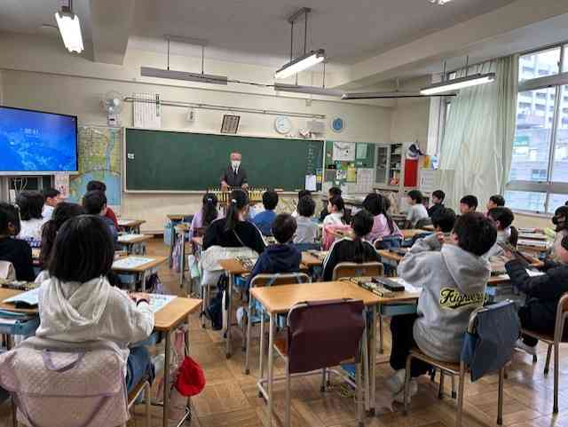 c067abf4-bc19-453b-bdac-ad567c0ccc3e