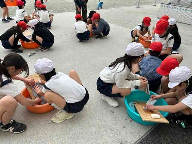 5bb79c41-5f94-43fd-be7d-a53d2d7919b1