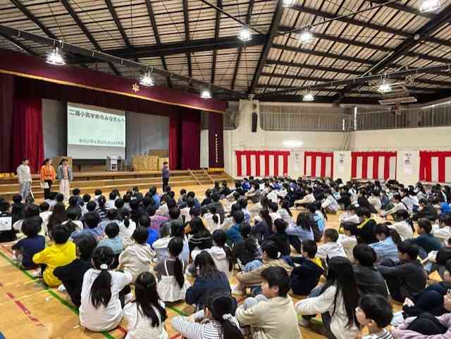 05bdc6fcb4-7e92-47a4-884a-4fb813da4160