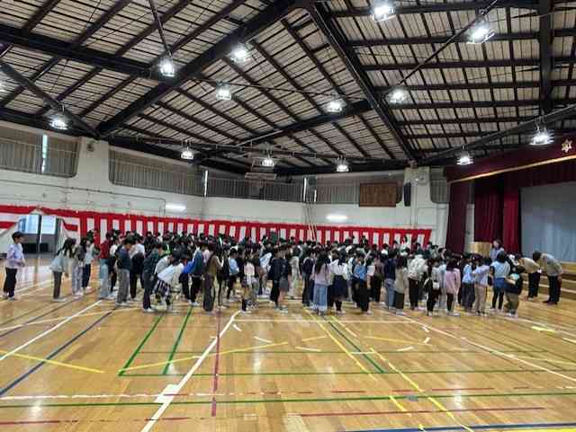 05c7d12baa-b729-4db2-9ef6-70bc5d4d7c0b