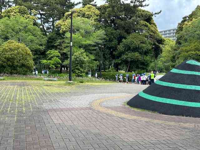 05dfbb225-b62a-47e3-a8f3-055f3777b561